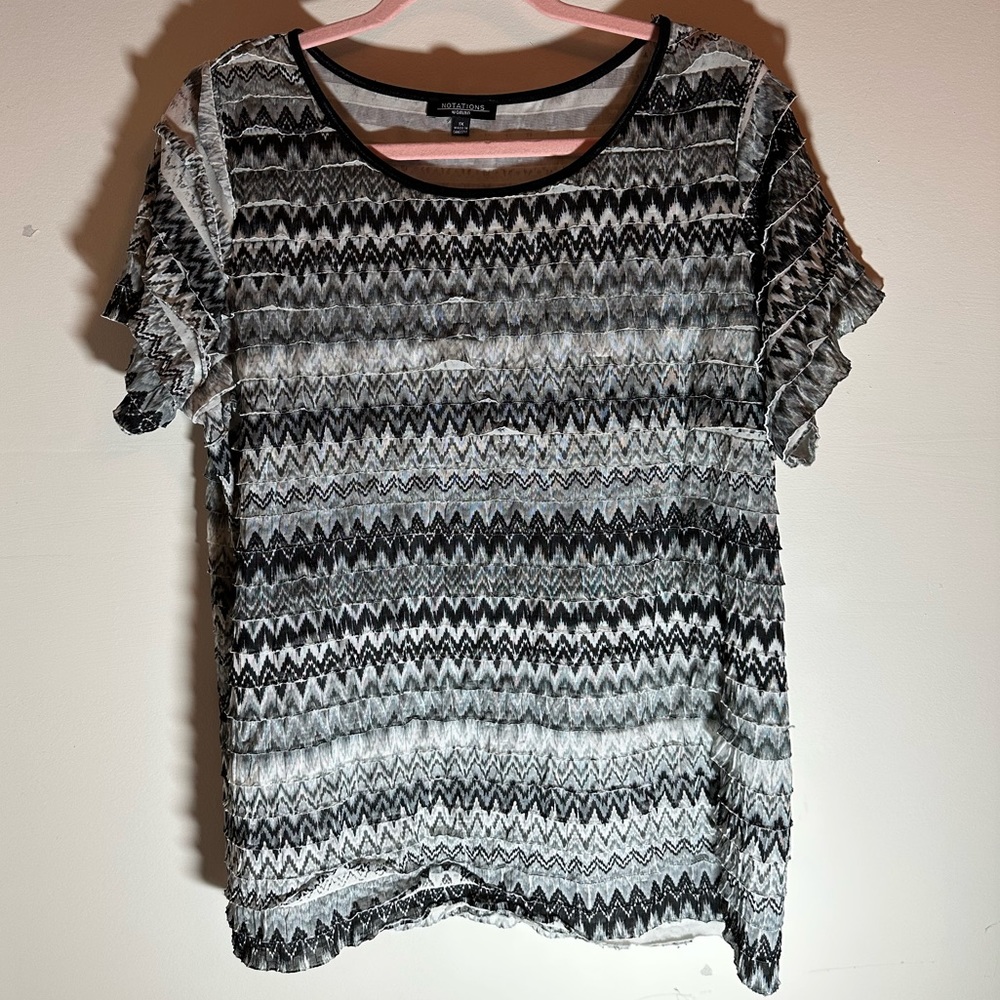 Notations Chevron Zig Zag Ruffle Black and White Women’s Blouse Plus Size 1x